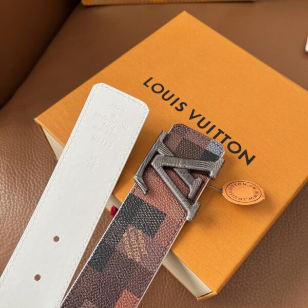 desc_louis-vuitton-lv-initiales-40mm-reversible-belt_7