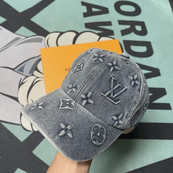 desc_louis-vuitton-monogram-washed-denim-cap_2