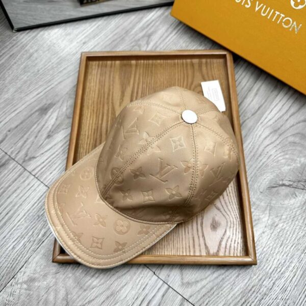 desc_louis-vuitton-monoragm-cap_3