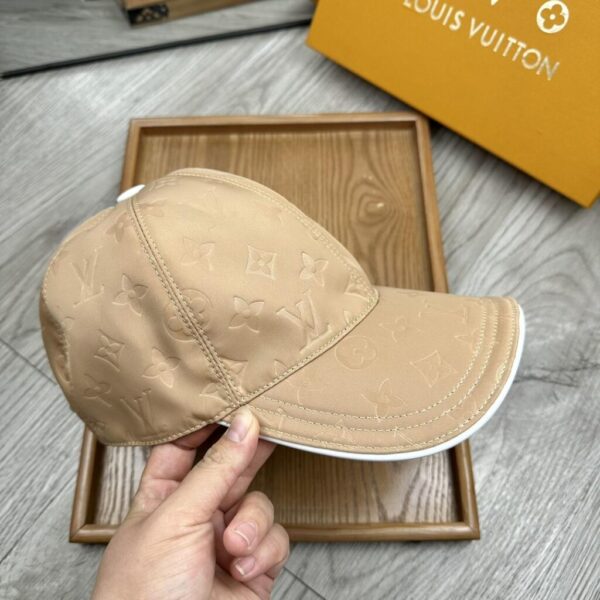 desc_louis-vuitton-monoragm-cap_6