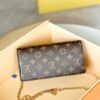 desc_louis-vuitton-wallet-on-chain-lily-207-x-102-x-35cm--m82509_1