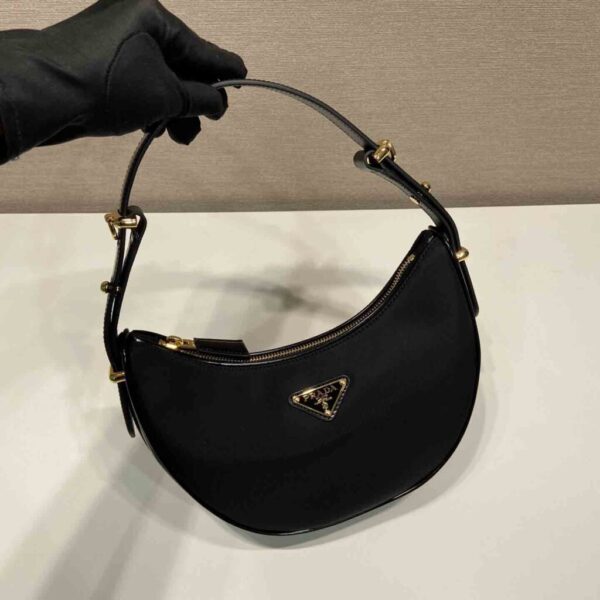 desc_prada-arqu-renylon-and-brushed-leather-shoulder-bag_5