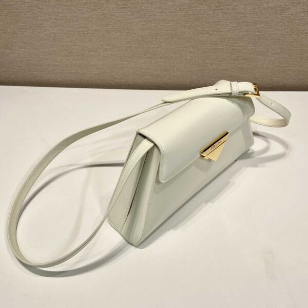 desc_prada-medium-brushed-leather-handbag_2