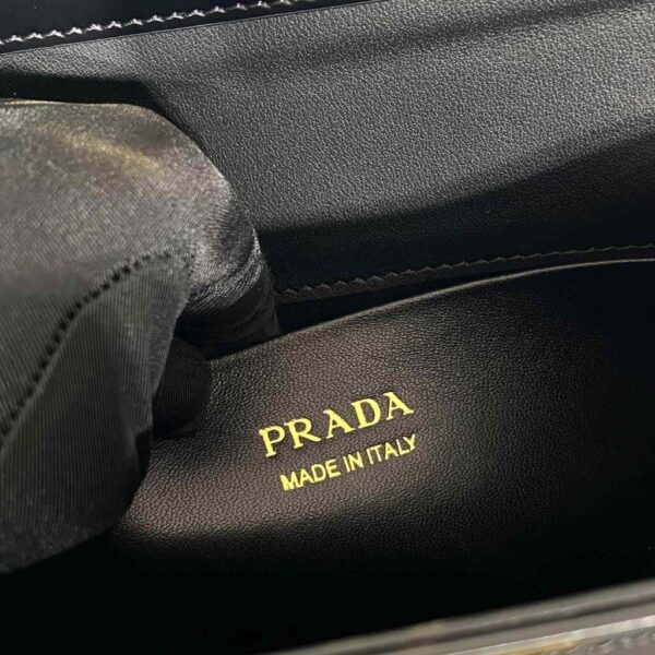 desc_prada-medium-brushed-leather-handbag_7