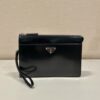 desc_prada-saffiano-leather-pouch_1