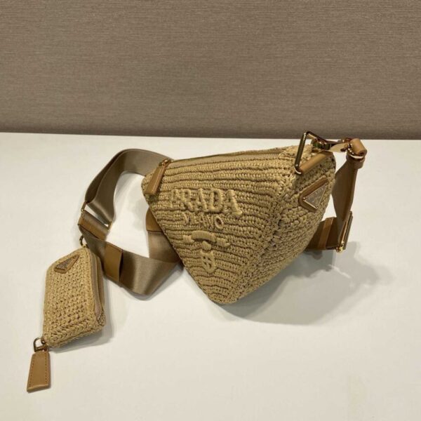 desc_prada-triangle-crochet-shoulder-bag_5