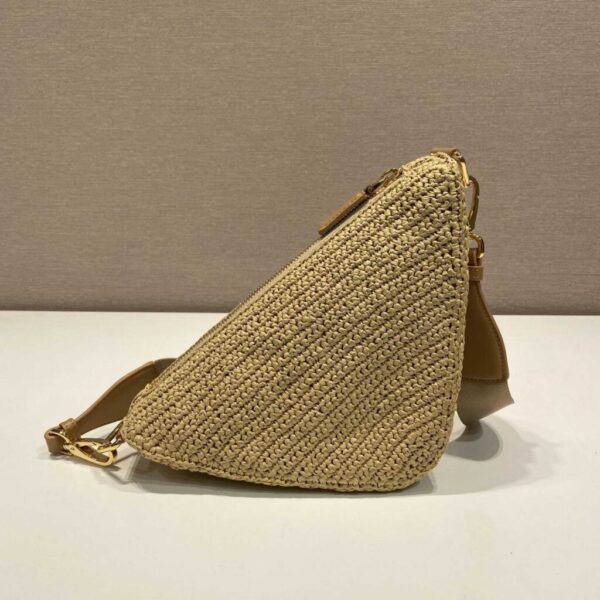 desc_prada-triangle-crochet-shoulder-bag_6